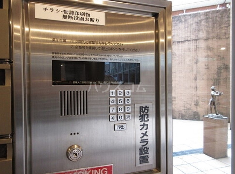 14/18 エントランス