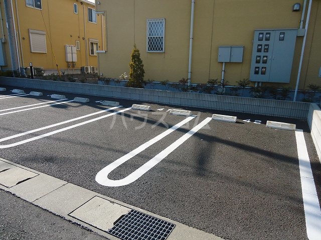 4/13 駐車場