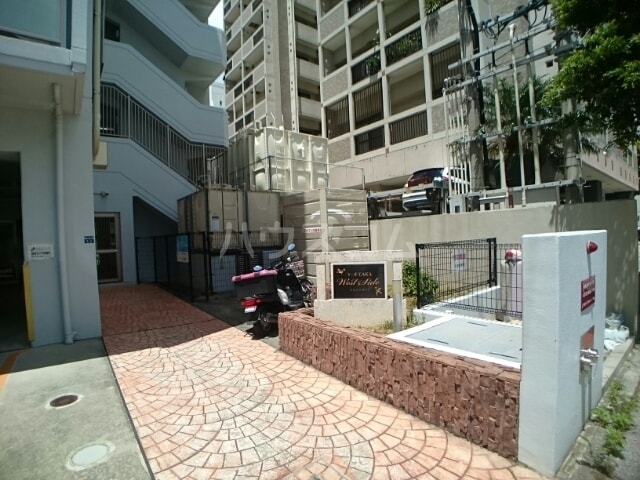 15/21 エントランス