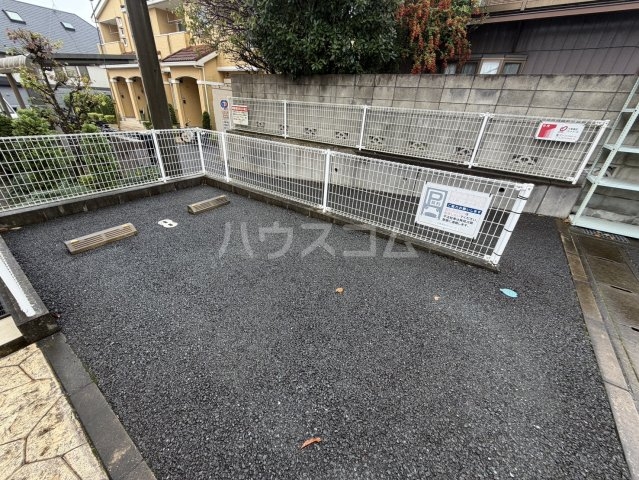 28/30 駐車場
