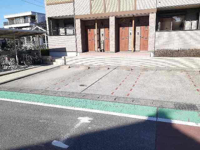 18/26 駐車場