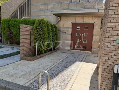 14/20 エントランス