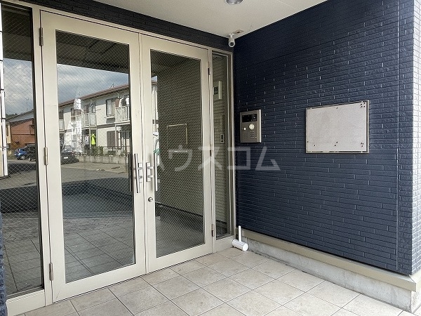 24/30 エントランス