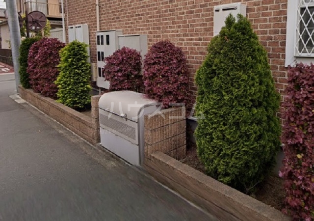 18/25 エントランス