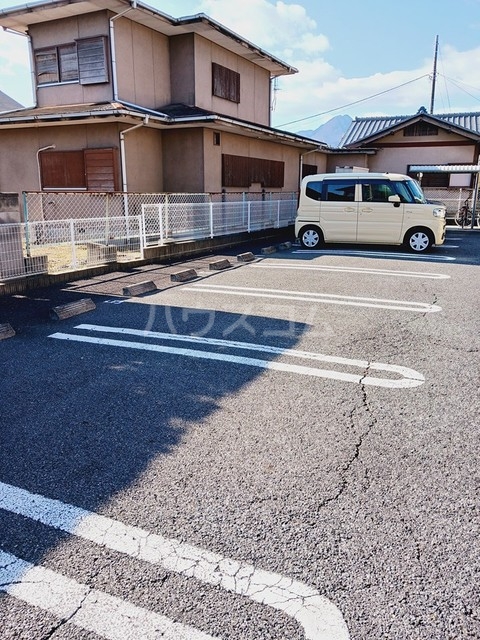 15/27 駐車場