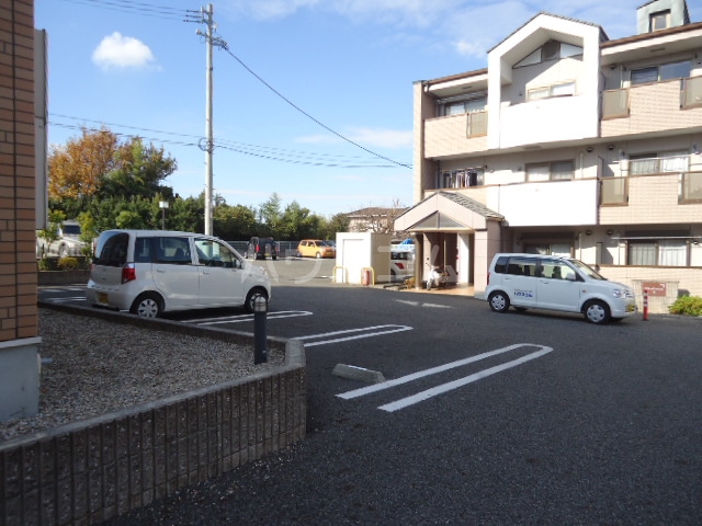 23/29 駐車場