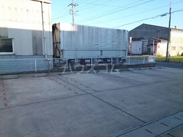 13/20 駐車場