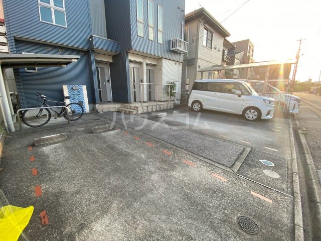 21/28 駐車場