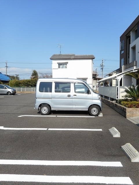 28/30 駐車場