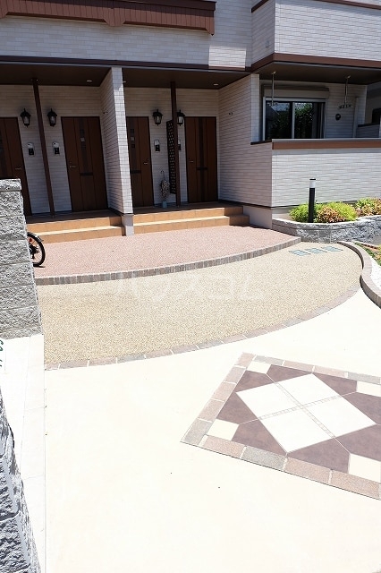 13/21 エントランス