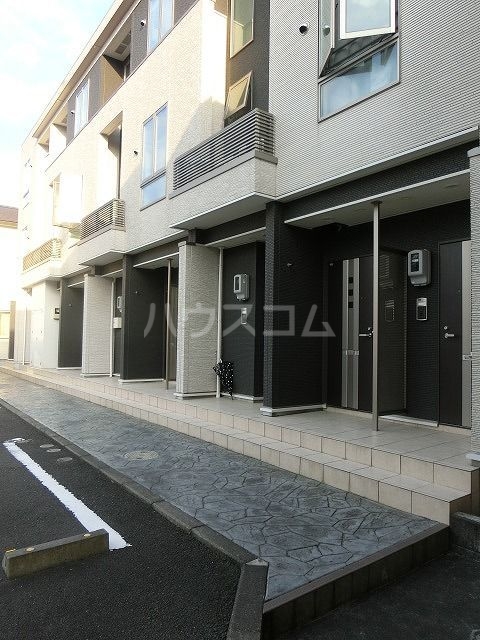 14/22 エントランス