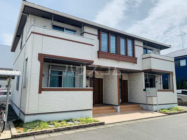 21/30 エントランス