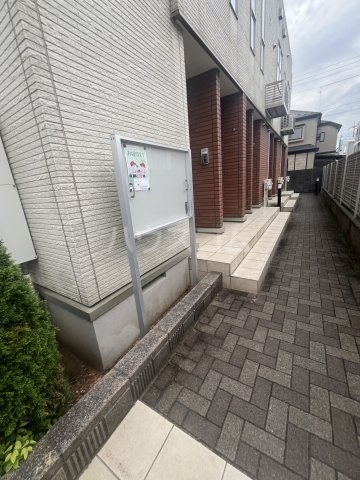25/30 エントランス