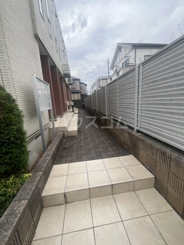 28/30 エントランス