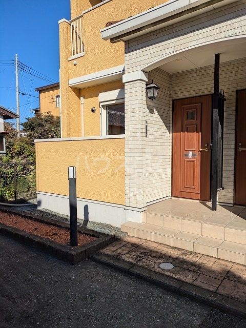 23/30 エントランス