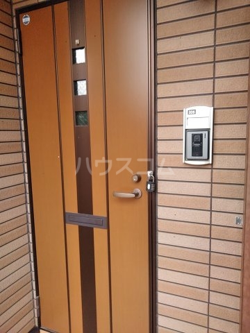 23/30 エントランス