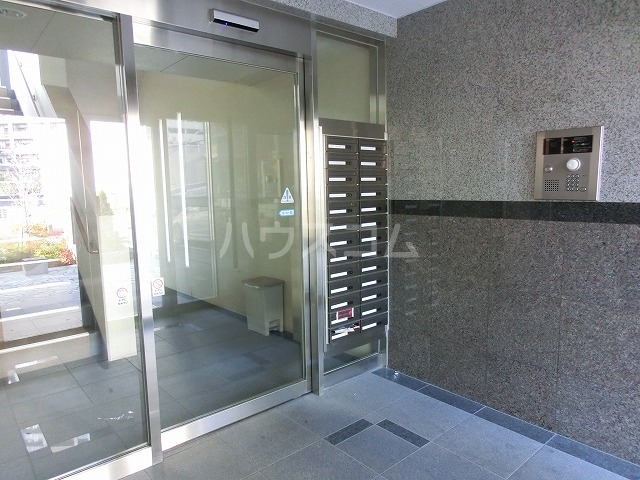 20/30 エントランス