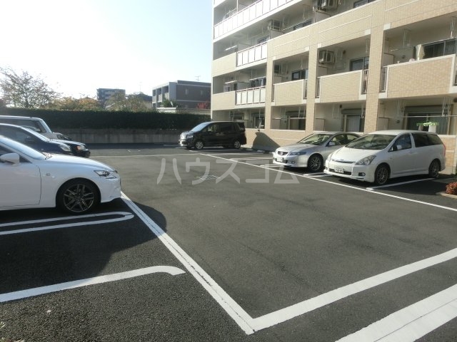 20/30 駐車場