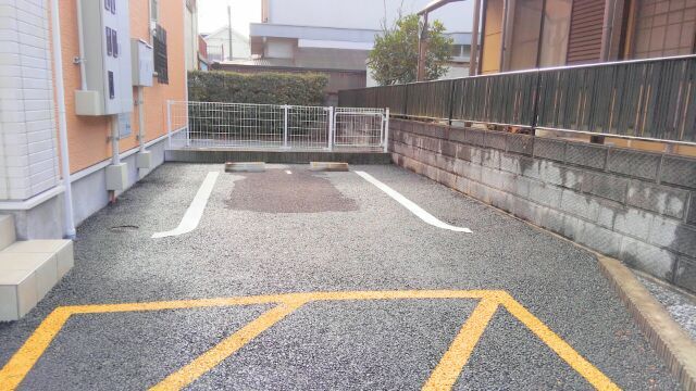 26/30 駐車場