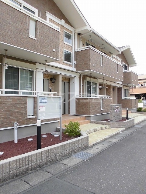 14/20 エントランス