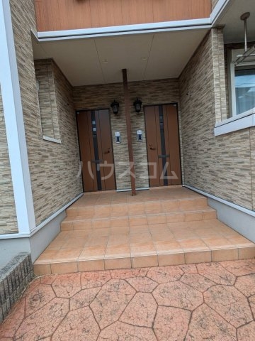 25/30 エントランス