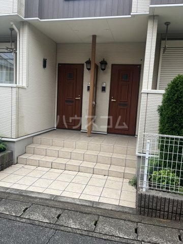 23/30 エントランス