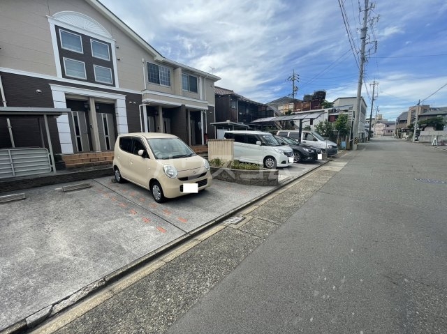 22/28 駐車場