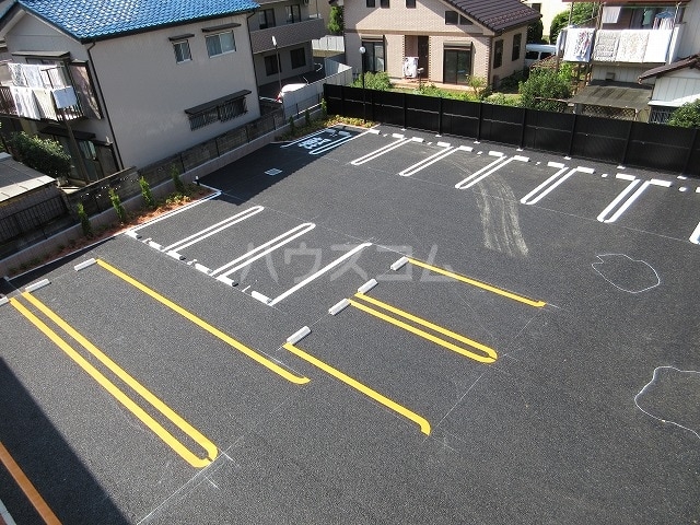 28/30 駐車場