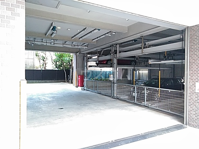 18/18 駐車場