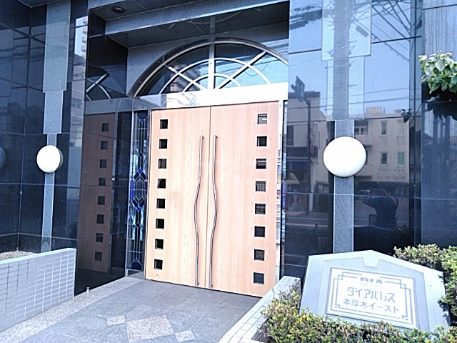 16/18 エントランス