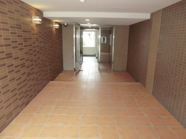 20/30 エントランス