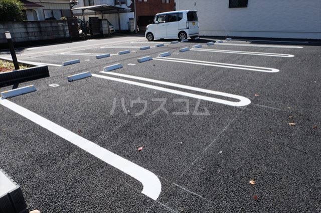 22/28 駐車場