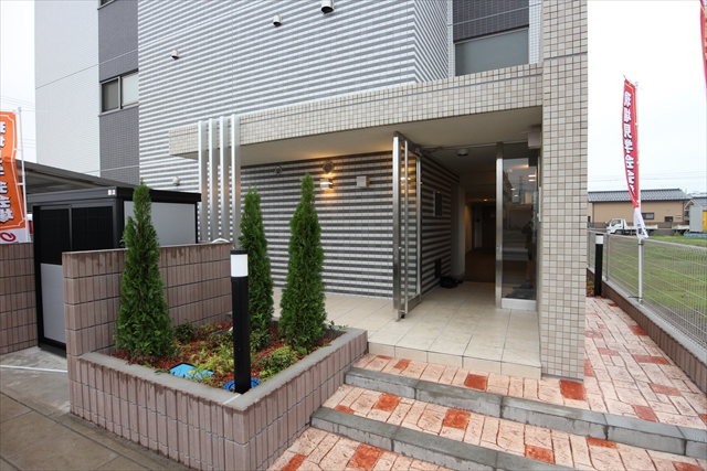 20/30 エントランス