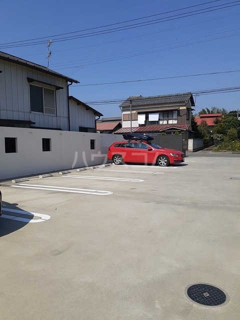 26/30 駐車場