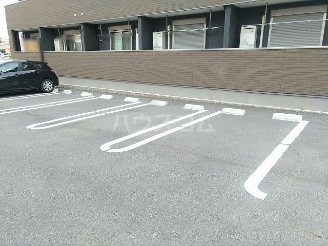 15/23 駐車場