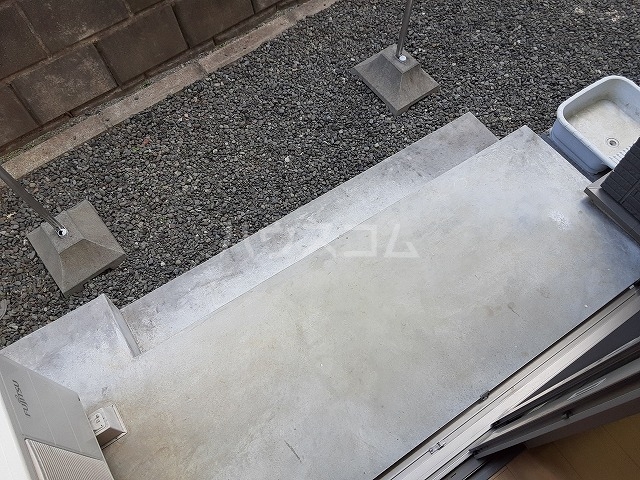 18/25 バルコニー