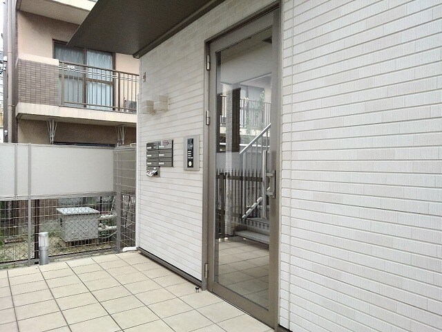 21/29 エントランス