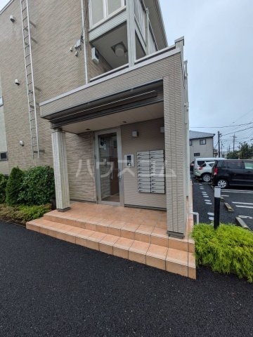 24/30 エントランス