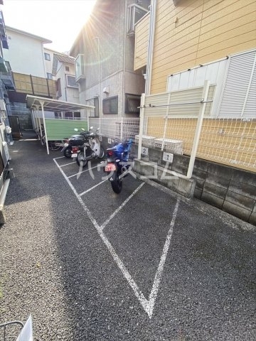 20/28 駐車場