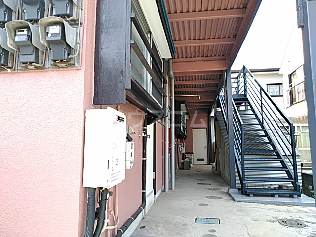 26/29 エントランス