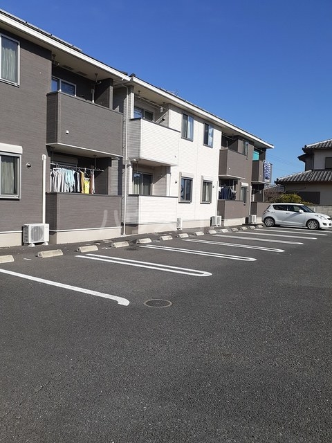 14/23 駐車場