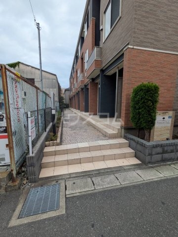 22/30 エントランス
