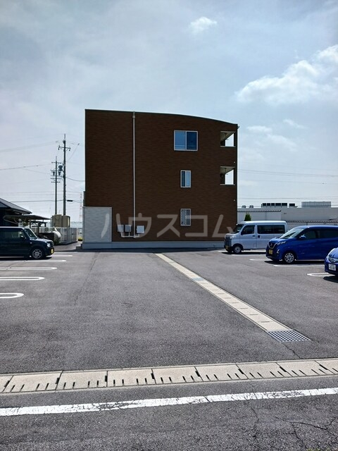 14/23 駐車場