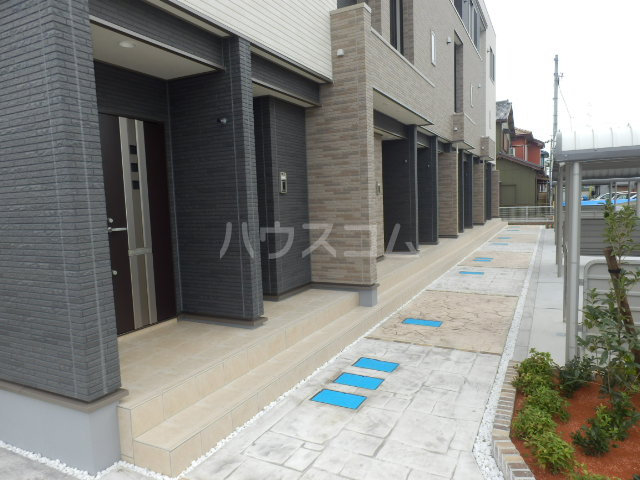 20/30 エントランス