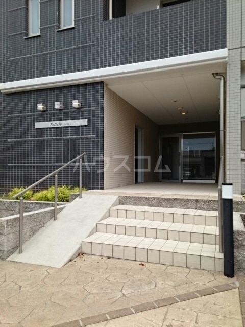 15/27 エントランス