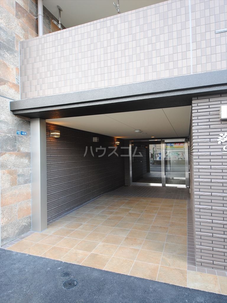 19/26 エントランス