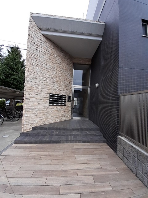 14/22 エントランス