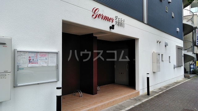 20/23 エントランス