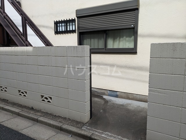 22/30 エントランス