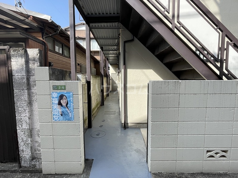 21/30 エントランス